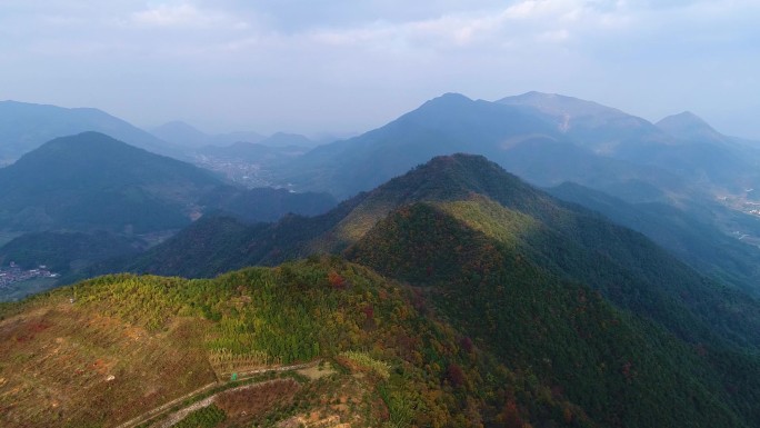 航拍-大山-曲折山路