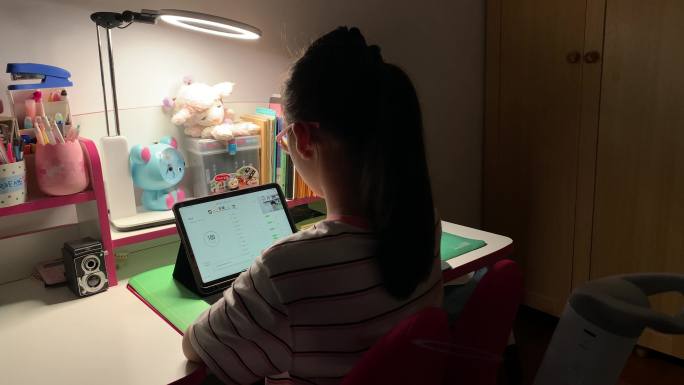 北京，晚上学习，小学生家里网课4k