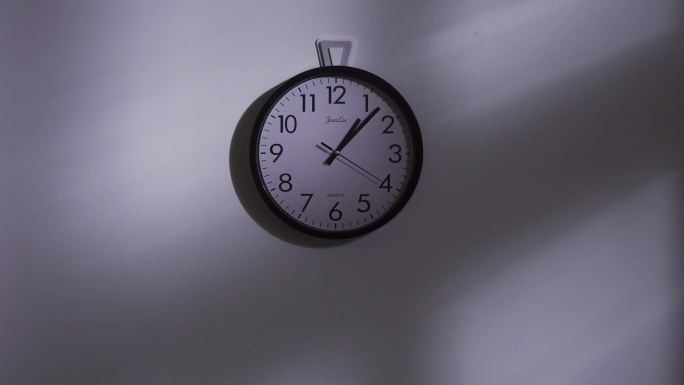 4k光影时钟唯美特写时间流逝