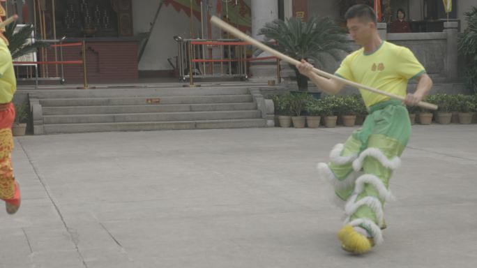 黄飞鸿狮艺武术馆长棍对打表演