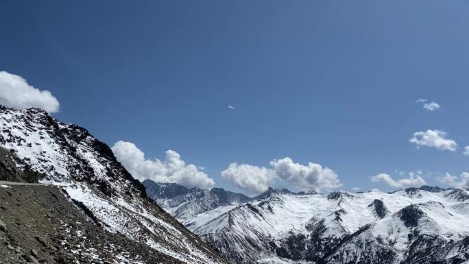 高原雪山