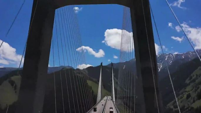 航拍高山、跨山大桥风景