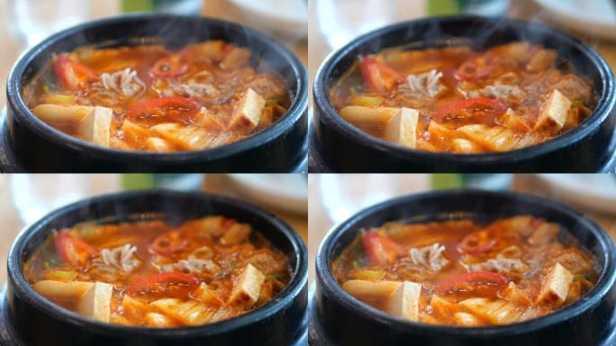 韩国泡菜汤卷心菜炖菜餐厅