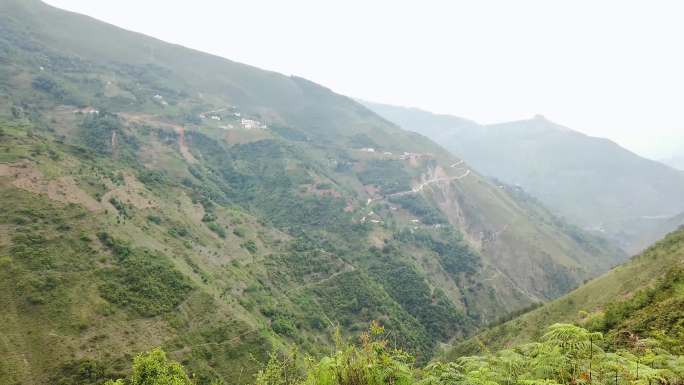 高山 村道