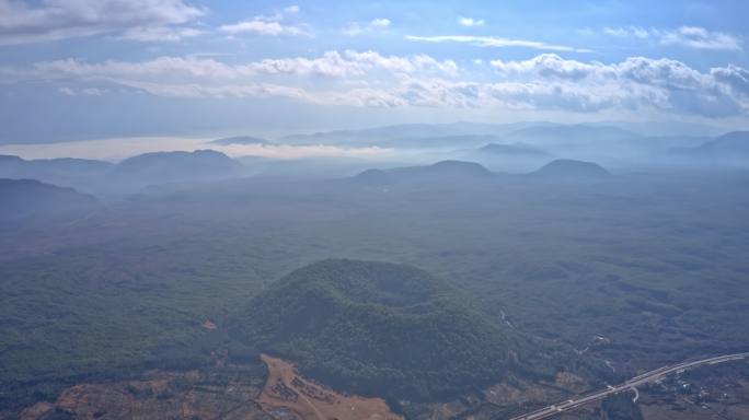 腾冲火山马站火山火山口火山火山航