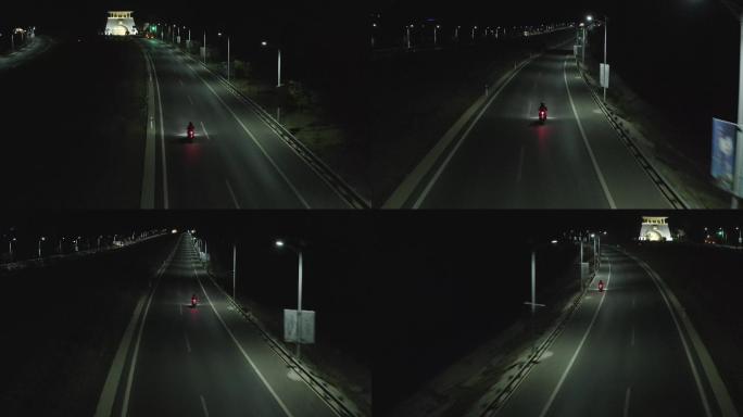 马路摩托车深夜街道空无一人骑手
