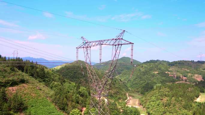 4K航拍大山输电电塔西电东送