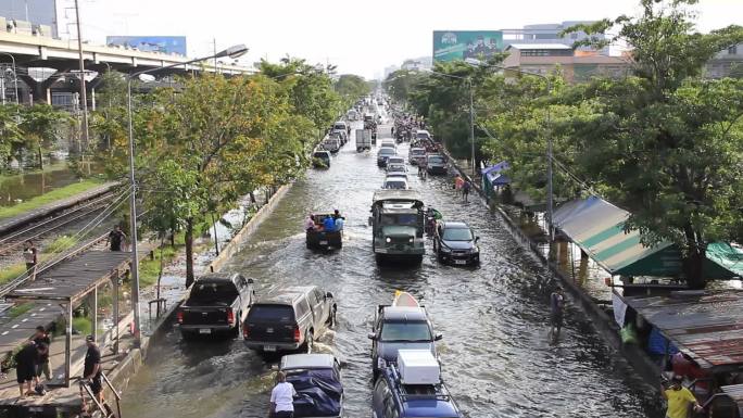 洪水造成的交通堵塞