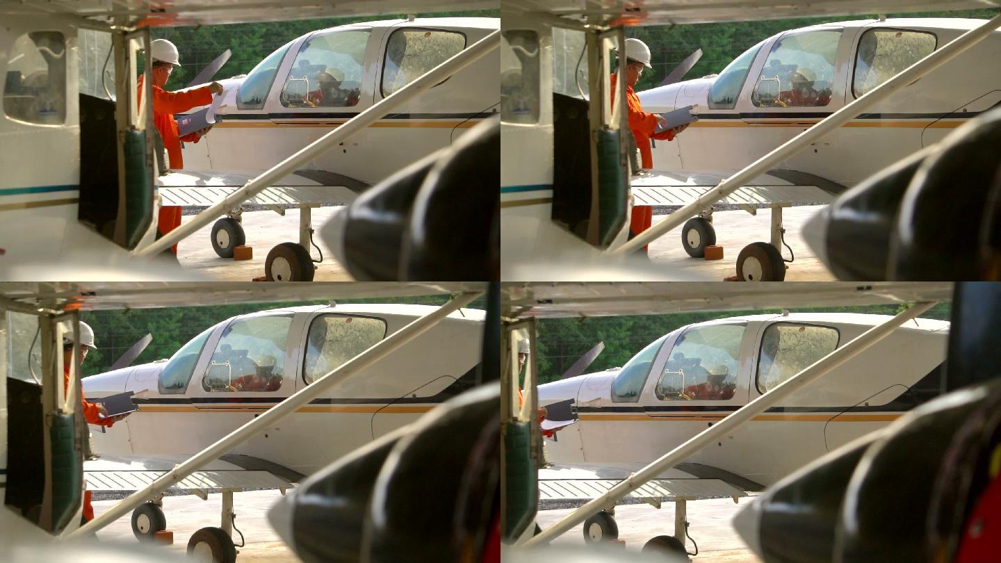 正在维修飞机的技术员