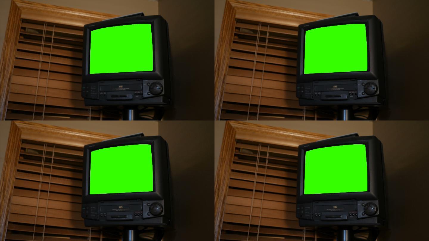 壁挂式绿色屏幕电视挂在墙上