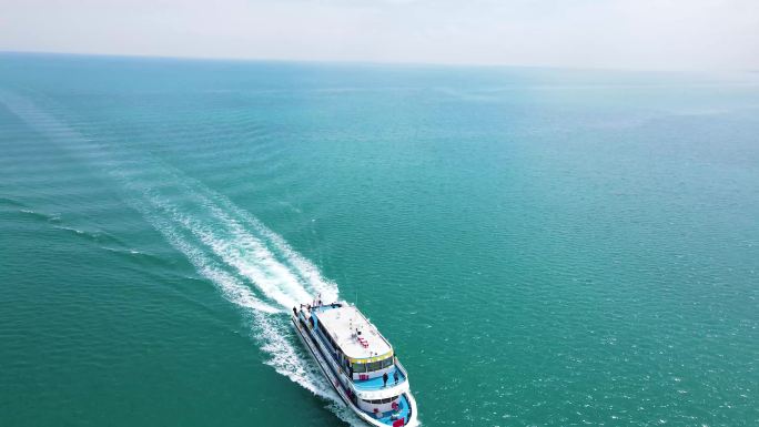 风景青海湖景区游船4K航拍