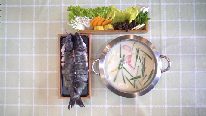 火锅清江鱼美食制作过程杀鱼展示