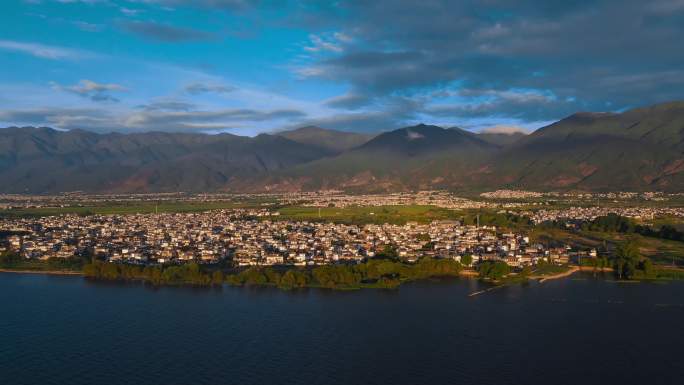 4k清晨朝阳下云南大理苍山洱海古镇半岛