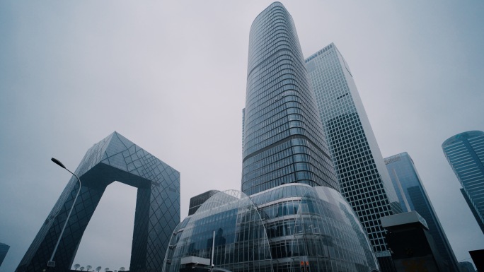 阴天下北京三环高楼大厦玻璃幕墙现代建筑