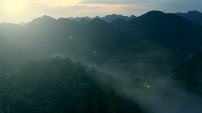 山林鸟瞰图航拍唯美风光景区群山河川青山绿