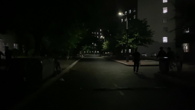 校园夜景夜晚学校熄灯前