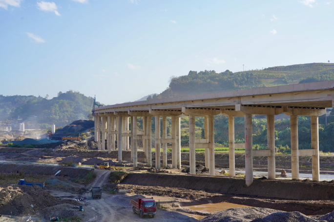 山区高架桥高速公路建设施工素材