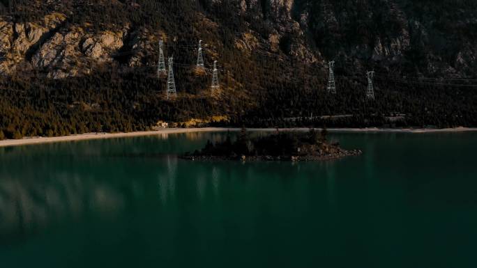 4k西藏风光视频清晨高原湖泊湖心小岛