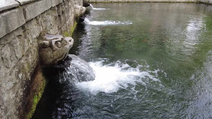 山东济南：黑虎泉兽首喷泉慢镜头