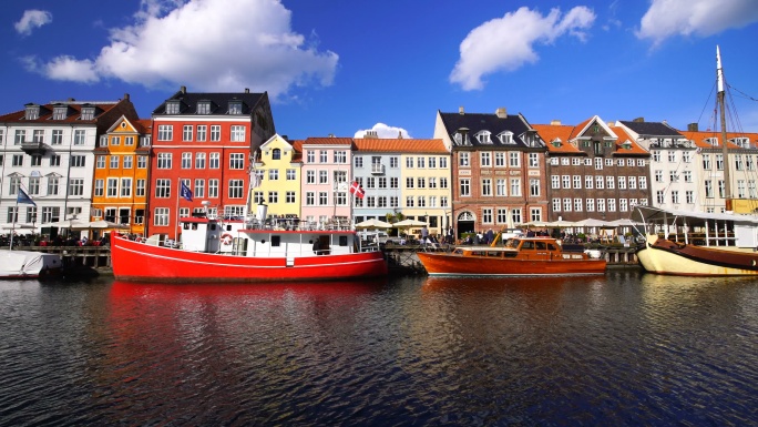 哥本哈根古城著名的尼哈文码头风景