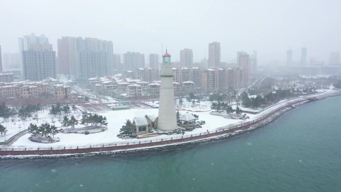 威海悦海公园灯塔雪景航拍