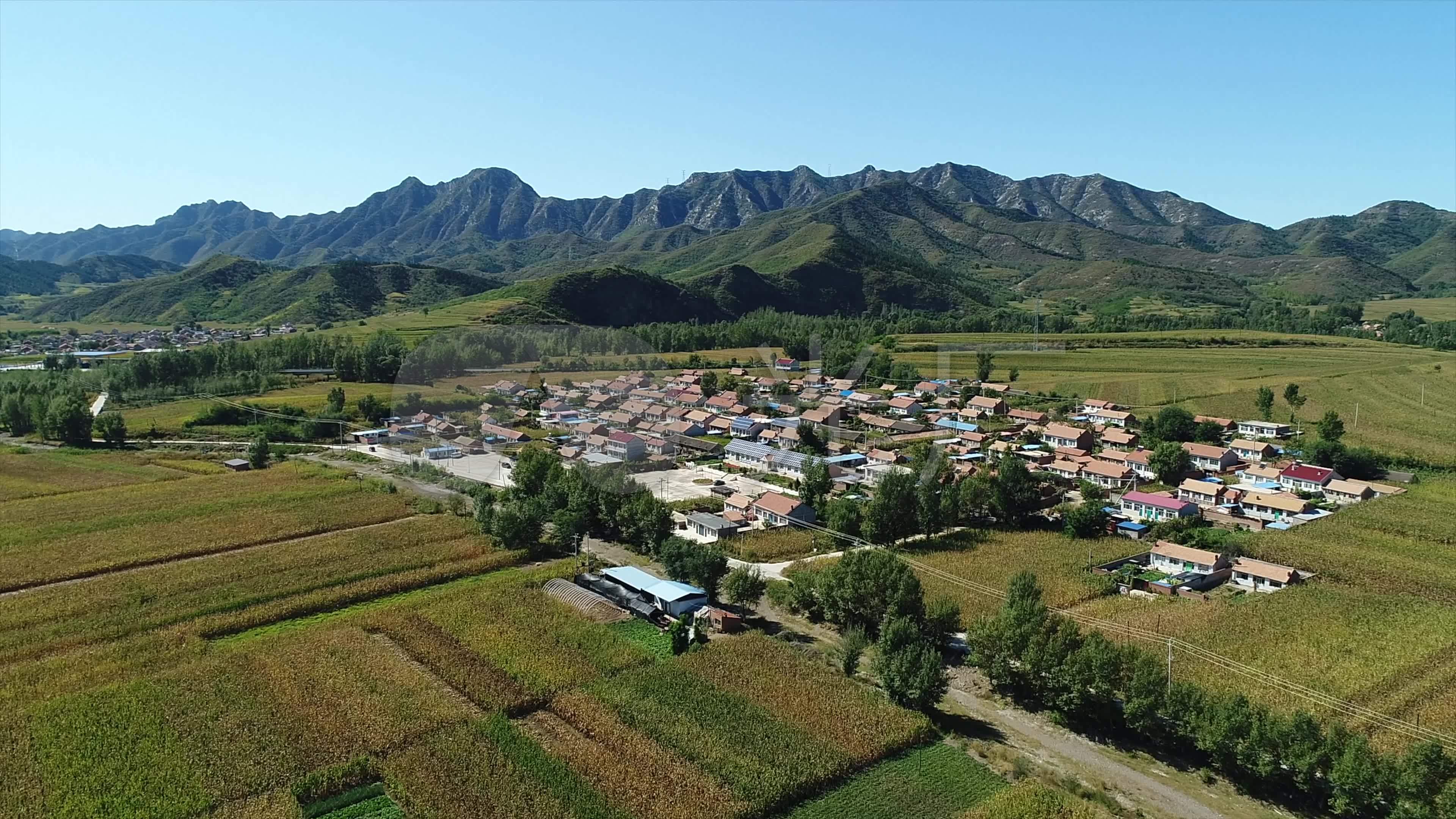 北方山区村庄_38402160_高清素材(编号:6046726)_实拍