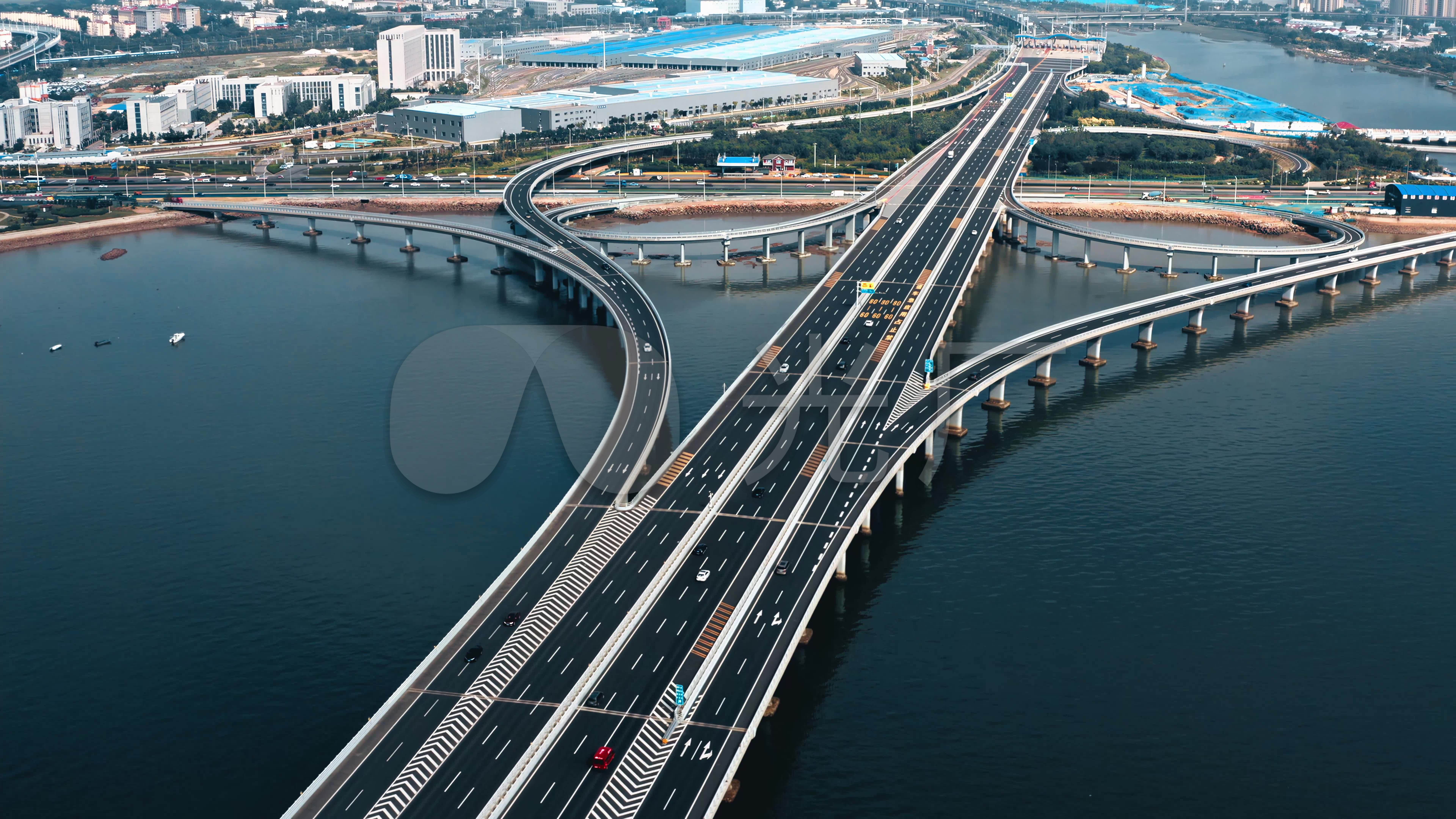 中国最“优秀”跨海大桥，游客看后赞叹不已，却被当地人“批评”_胶州湾