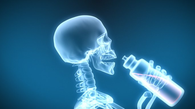 X光照射下显示出人体骨骼结构正在喝水