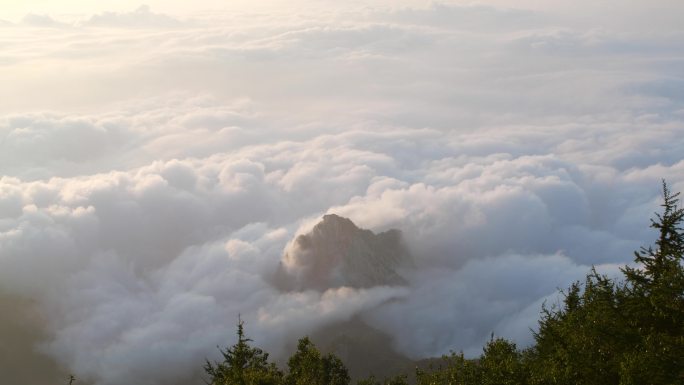 山峰云海