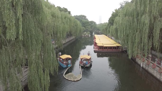 山东济南：护城河游船