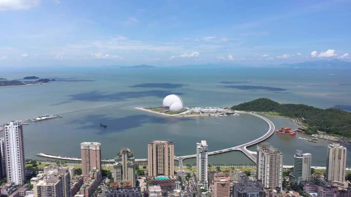 航拍珠海老香洲建筑与珠海大剧院