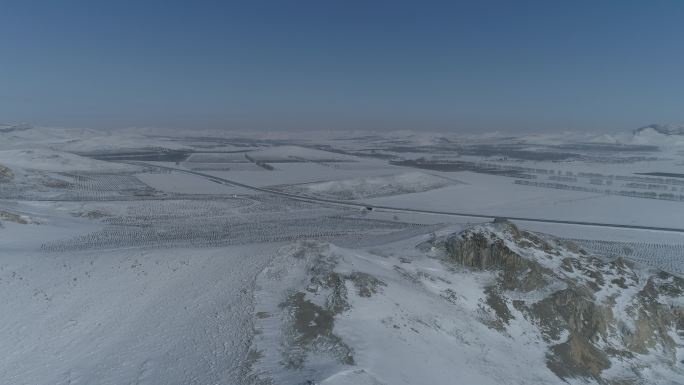 内蒙古空镜航拍雪原雪地雪山空旷雪景大气