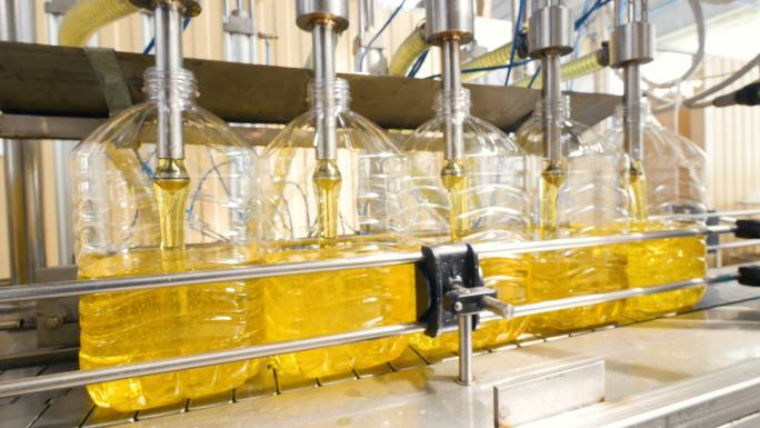 液体洗涤剂自动化生产线。