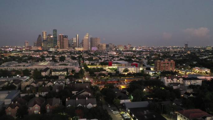 德克萨斯州休斯顿市中心的夜间天际线