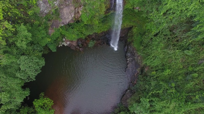 海南小妹水库山涧溪流瀑布航拍