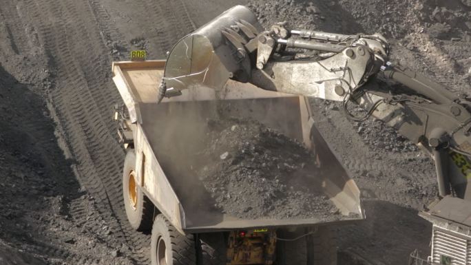 装煤自卸汽车环境煤矿运输