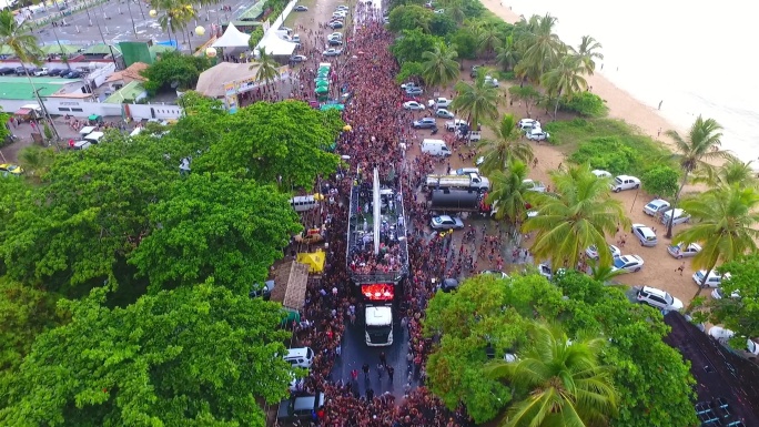 巴西巴伊亚塞古罗港的巴西狂欢节。