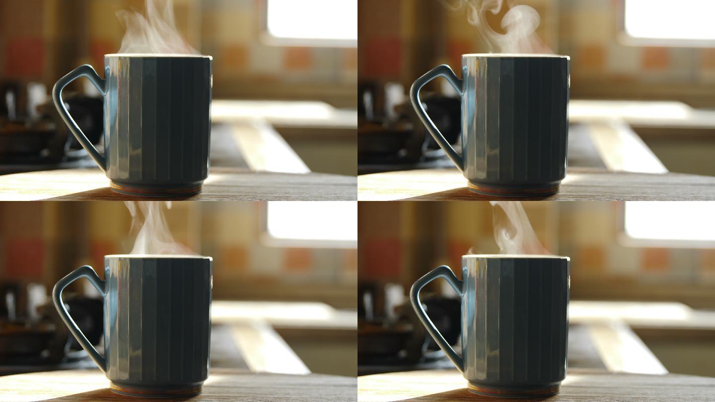 热气腾腾的咖啡杯