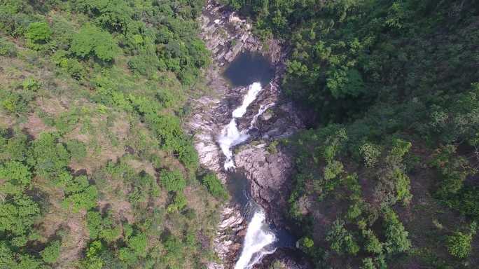 海南小妹水库山涧溪流瀑布航拍