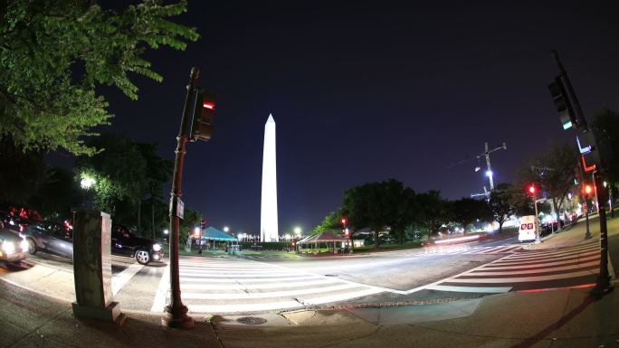 华盛顿纪念碑夜景车流历史遗迹建筑