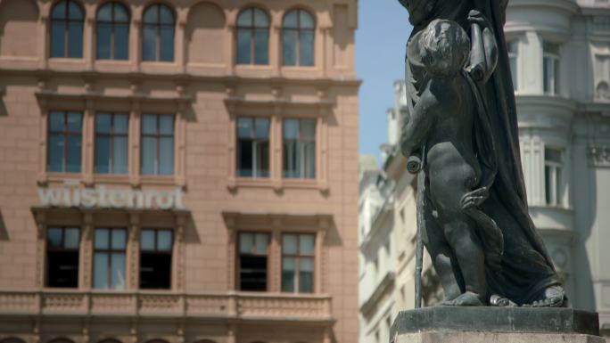 维也纳市中心的喷泉雕像