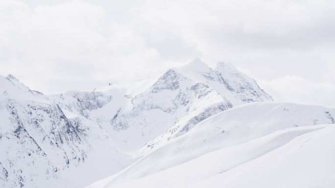 雪山景观高山雪季寒冷冷冽白茫茫