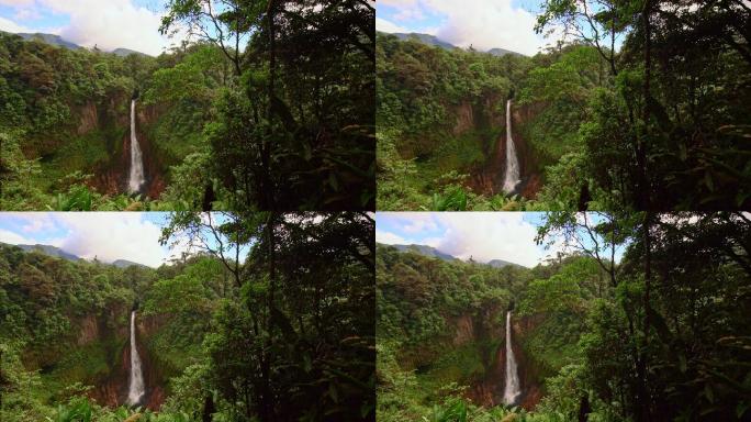 远景：哥斯达黎加拉福图纳瀑布