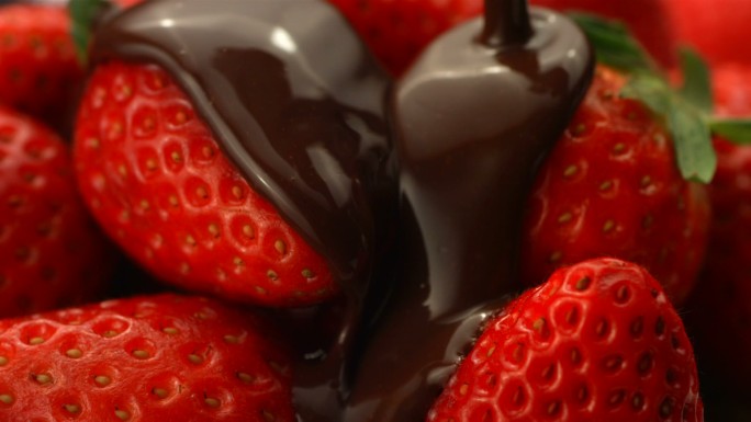 草莓巧克力美食甜品巧克力酱
