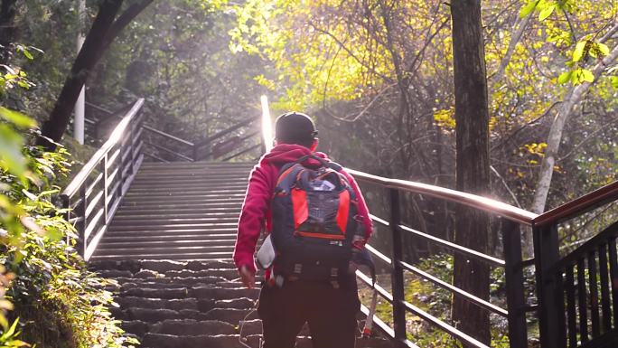 【可商用】实拍驴友户外爬山登高脚步背影