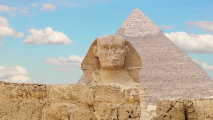 基奥普斯金字塔和狮身人面像上的云层