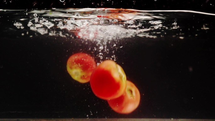 西红柿番茄入水碰撞升格