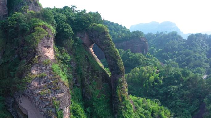 航拍江西龙虎山象鼻山