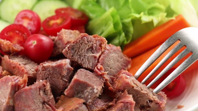 健身牛肉沙拉低脂高蛋白饱腹美食短片