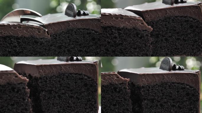 特写切巧克力蛋糕